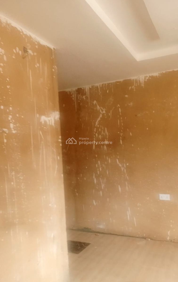 Mini Flat with Pop on a Bungalow House @ijes, Surulere, Lagos, Flat / Apartment for Rent