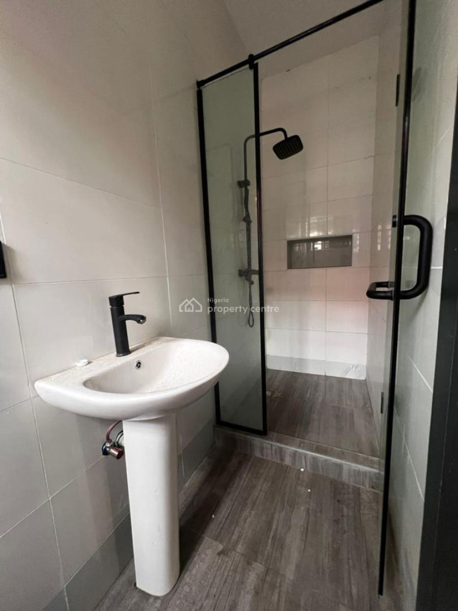 2 Bedroom Apartment in Lekki Phase 1, Lekki Phase 1, Lekki, Lagos, Flat / Apartment for Rent