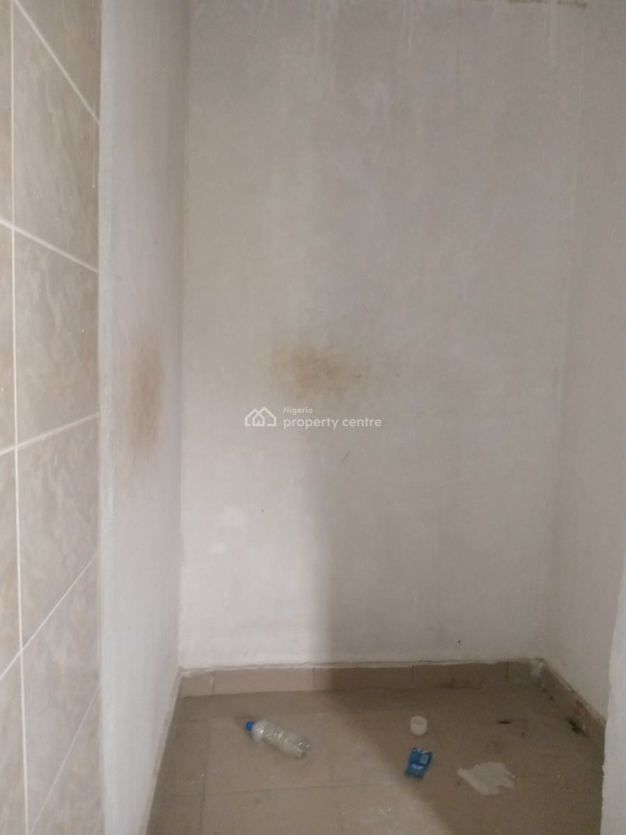 Spacious Room and Parlour Upstairs, Ogombo, Ajah, Lagos, Mini Flat (room and Parlour) for Rent