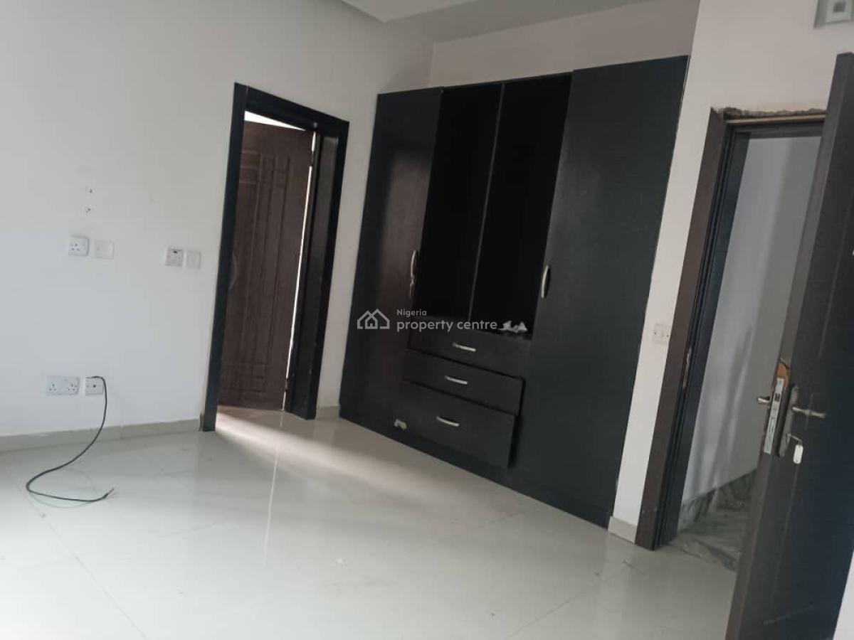 Tastefully Built and Spacious 3 Bedroom Flat with a Room Bq, Tf Kuboye  Lekki Right Estate, Lekki Phase 1, Lekki, Lagos, Flat / Apartment for Rent