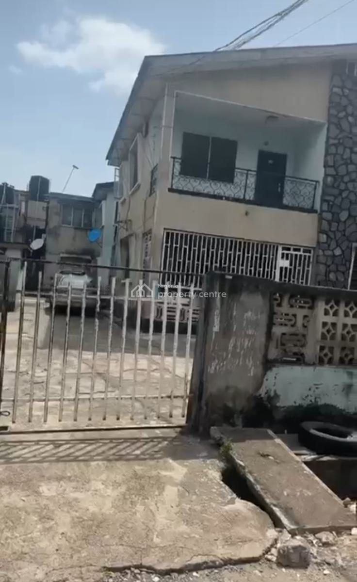 Solid Block of 4 Flats of 2 Numbers 3 Bedroom Flat  & 2numbers of 2 B, Obanikoro Estate, Obanikoro, Shomolu, Lagos, Block of Flats for Sale
