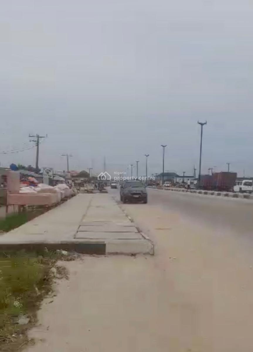 Perfect Location for Quick Return on Investment, Elesekan Bus Stop, Lekki Expressway, Lekki, Lagos, Land for Sale