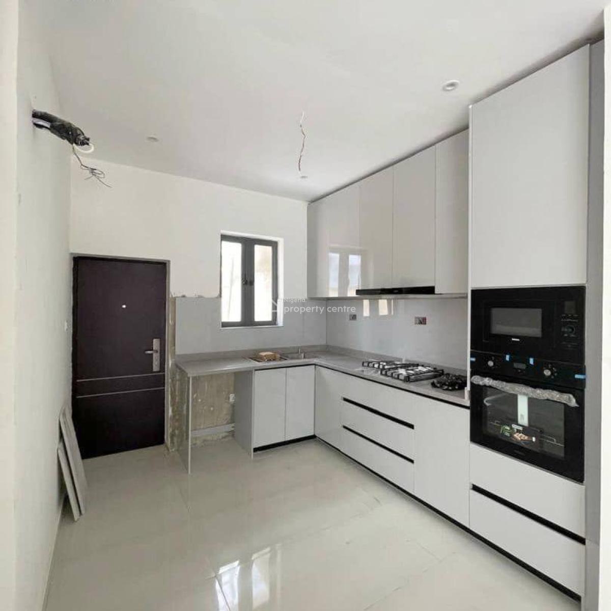 Step Into Elegance: Fully Serviced Brand New, Chevron Drive, Lekki, Lagos, Terraced Duplex for Rent