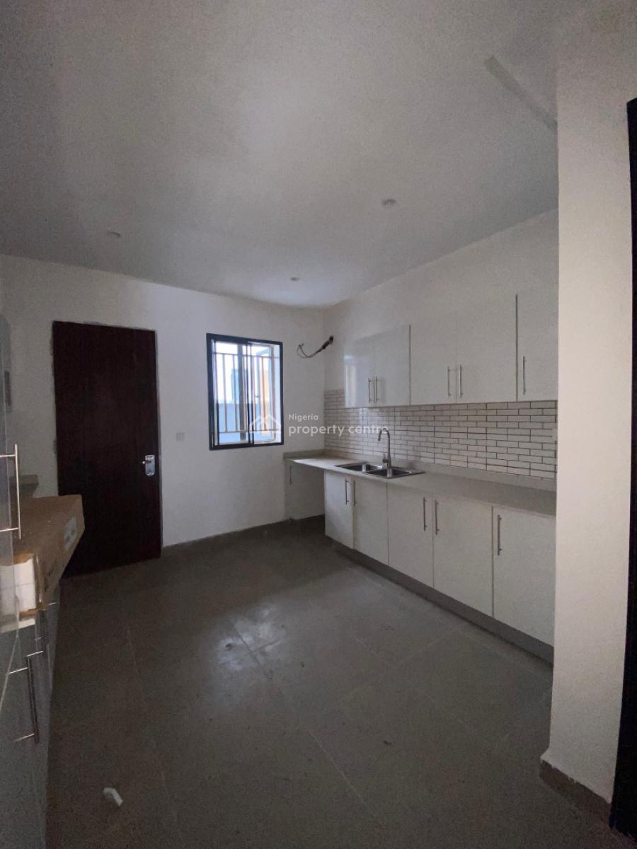 4 Bedrooms Terraced Duplex with Bq, Box Room, Berra Estate, Lekki, Lagos, Terraced Duplex for Sale