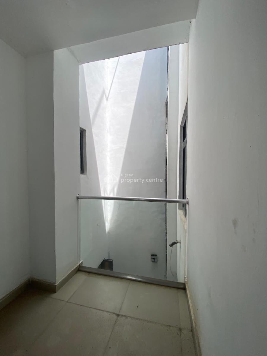 4 Bedrooms Terraced Duplex with Bq, Box Room, Berra Estate, Lekki, Lagos, Terraced Duplex for Sale