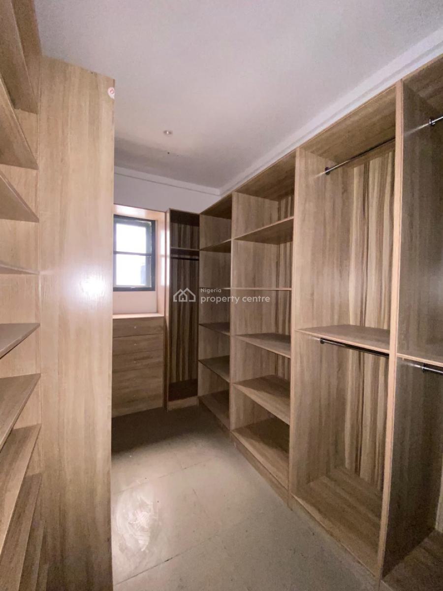 4 Bedrooms Terraced Duplex with Bq, Box Room, Berra Estate, Lekki, Lagos, Terraced Duplex for Sale