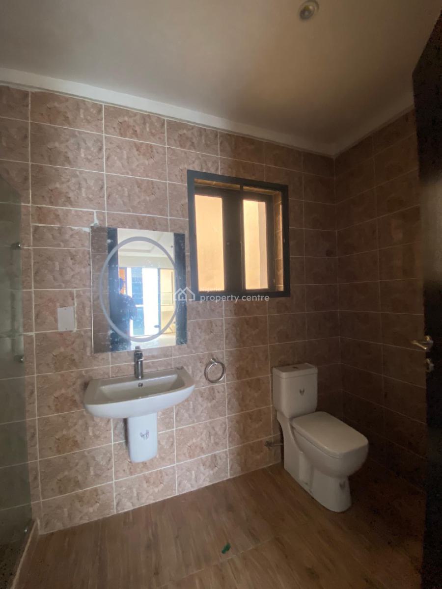 4 Bedrooms Terraced Duplex with Bq, Box Room, Berra Estate, Lekki, Lagos, Terraced Duplex for Sale