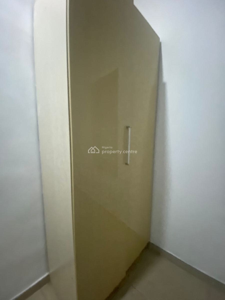 a Big Room Down Stairs, Osapa, Lekki, Lagos, Flat / Apartment for Rent