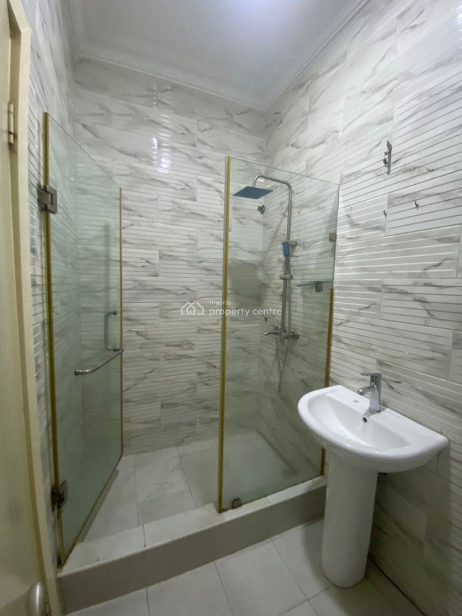 a Big Room Down Stairs, Osapa, Lekki, Lagos, Flat / Apartment for Rent