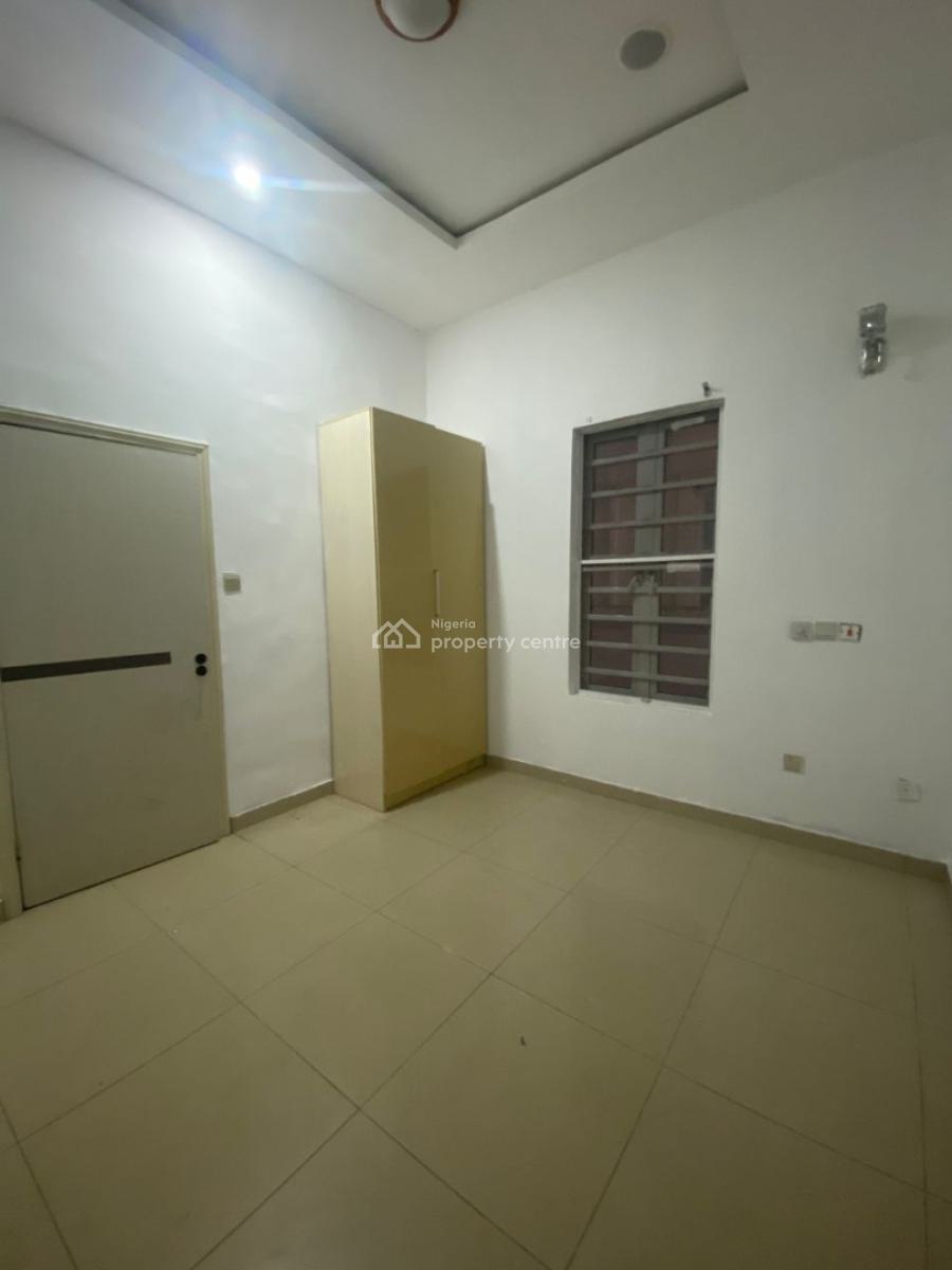 a Big Room Down Stairs, Osapa, Lekki, Lagos, Flat / Apartment for Rent