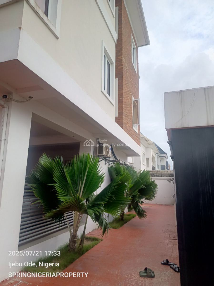 Luxury 2bedroom Flat in a Gated Estate, Beside Blenco Supermarket, Sangotedo, Ajah, Lagos, Flat / Apartment for Rent