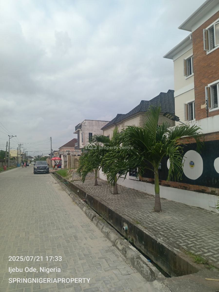 Luxury 2bedroom Flat in a Gated Estate, Beside Blenco Supermarket, Sangotedo, Ajah, Lagos, Flat / Apartment for Rent
