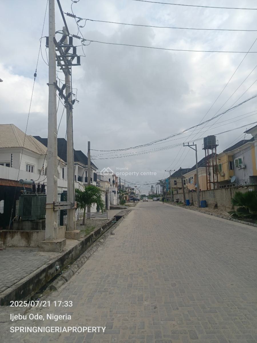 Luxury 2bedroom Flat in a Gated Estate, Beside Blenco Supermarket, Sangotedo, Ajah, Lagos, Flat / Apartment for Rent