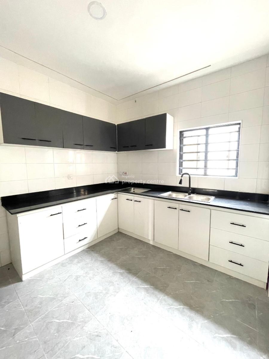 2 Bedroom Apartment, Ologolo, Lekki, Lagos, Flat / Apartment for Sale