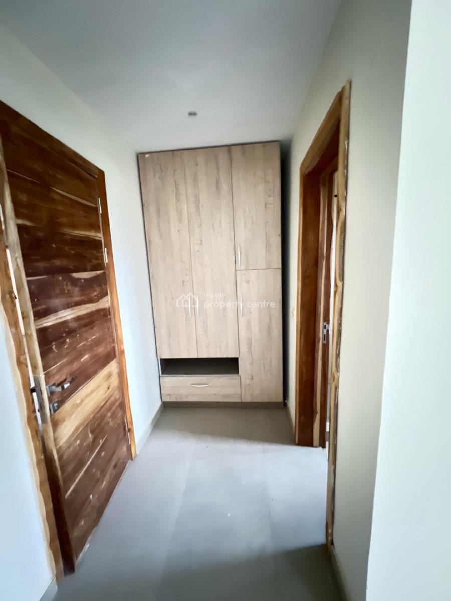 Finely Finished 3 Bedroom Apartment, Lekki Phase 1, Lekki, Lagos, Flat / Apartment for Sale