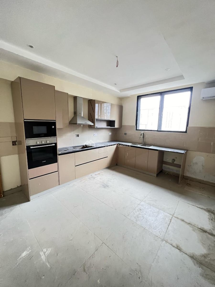 Finely Finished 3 Bedroom Apartment, Lekki Phase 1, Lekki, Lagos, Flat / Apartment for Sale