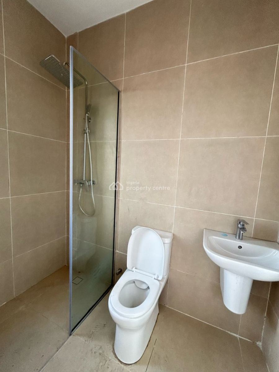 Beautiful 3bedroom Flat with Swimming Pool, Lekki Phase 1, Lekki, Lagos, Flat / Apartment for Rent