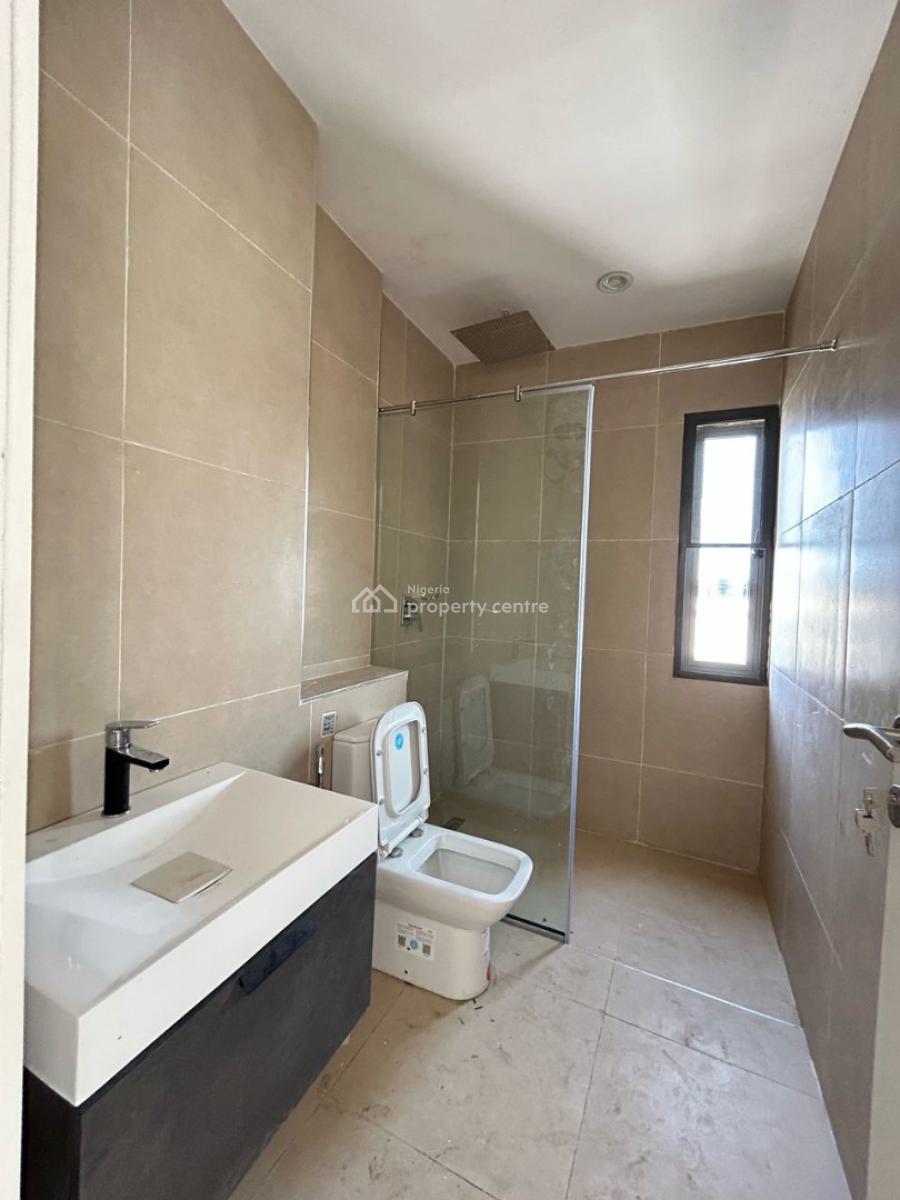 Beautiful 3bedroom Flat with Swimming Pool, Lekki Phase 1, Lekki, Lagos, Flat / Apartment for Rent