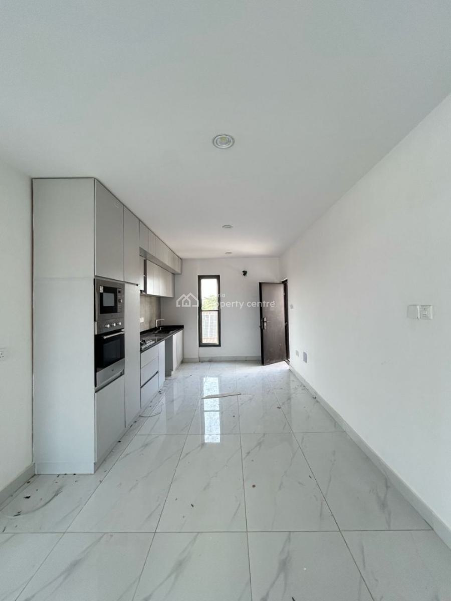 Beautiful 3bedroom Flat with Swimming Pool, Lekki Phase 1, Lekki, Lagos, Flat / Apartment for Rent