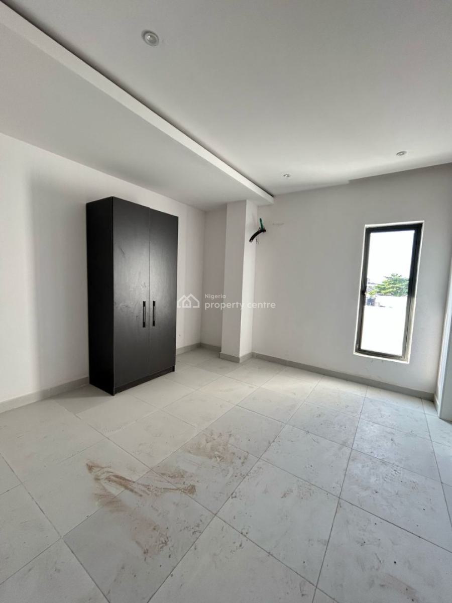 Beautiful 3bedroom Flat with Swimming Pool, Lekki Phase 1, Lekki, Lagos, Flat / Apartment for Rent
