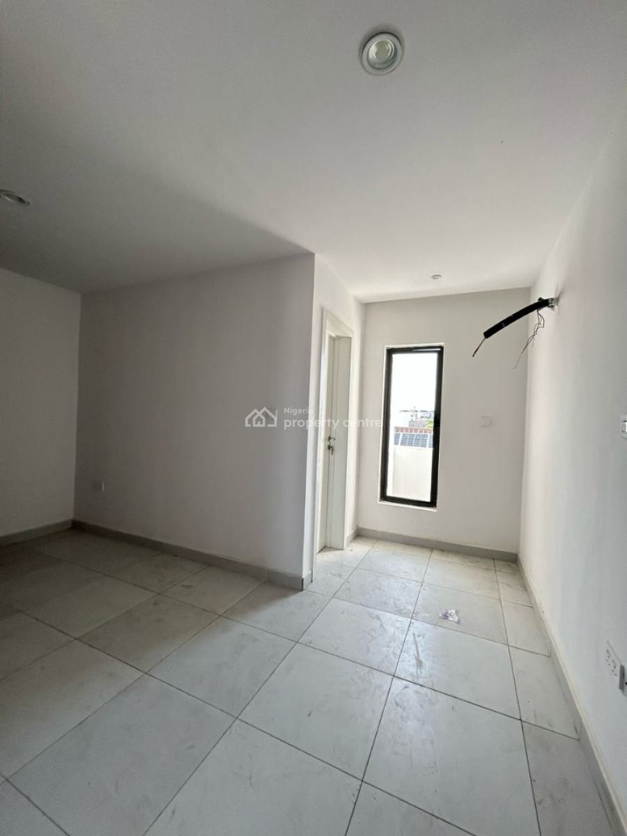 Beautiful 3bedroom Flat with Swimming Pool, Lekki Phase 1, Lekki, Lagos, Flat / Apartment for Rent