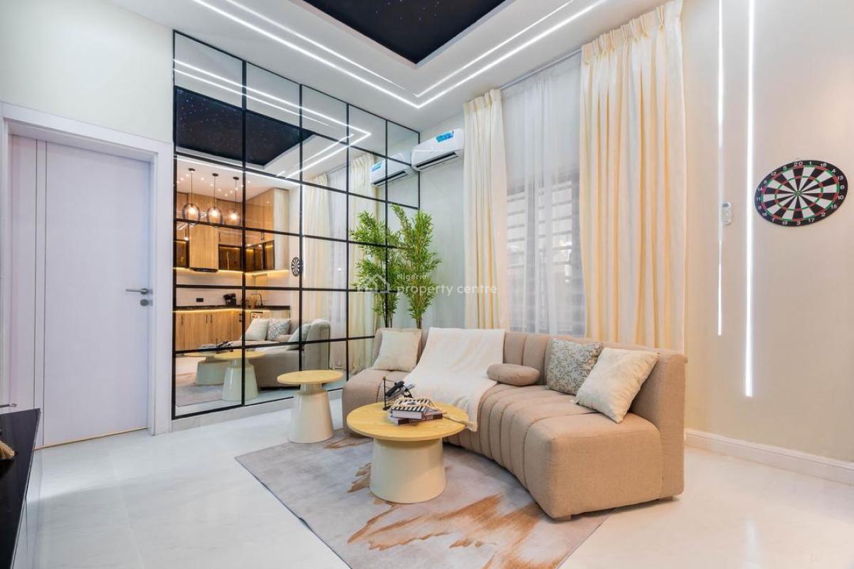 * Relax with The Whole Family at This 3 Bedroom Duplex Self Compound I, Victoria Island (vi), Lagos, Flat / Apartment Short Let
