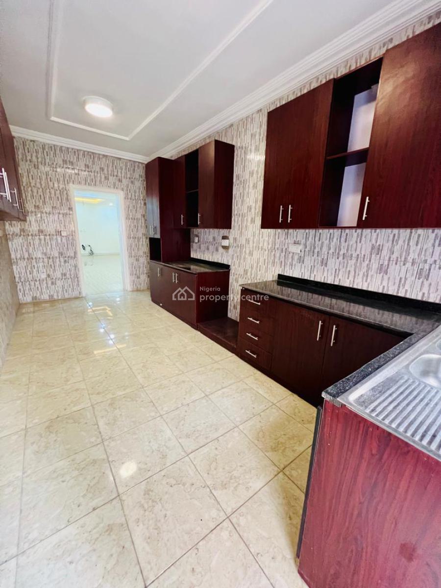 Spacious & Clean 4 Bedroom Duplex with 2 Bedroom Staff Quarters, Off Admiralty Way, Lekki Phase 1, Lekki, Lagos, Detached Duplex for Rent