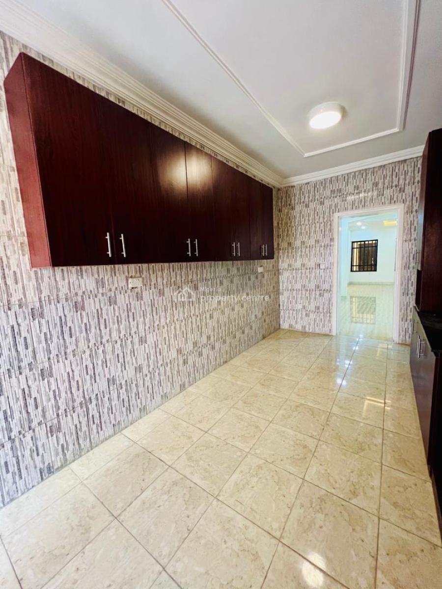 Spacious & Clean 4 Bedroom Duplex with 2 Bedroom Staff Quarters, Off Admiralty Way, Lekki Phase 1, Lekki, Lagos, Detached Duplex for Rent
