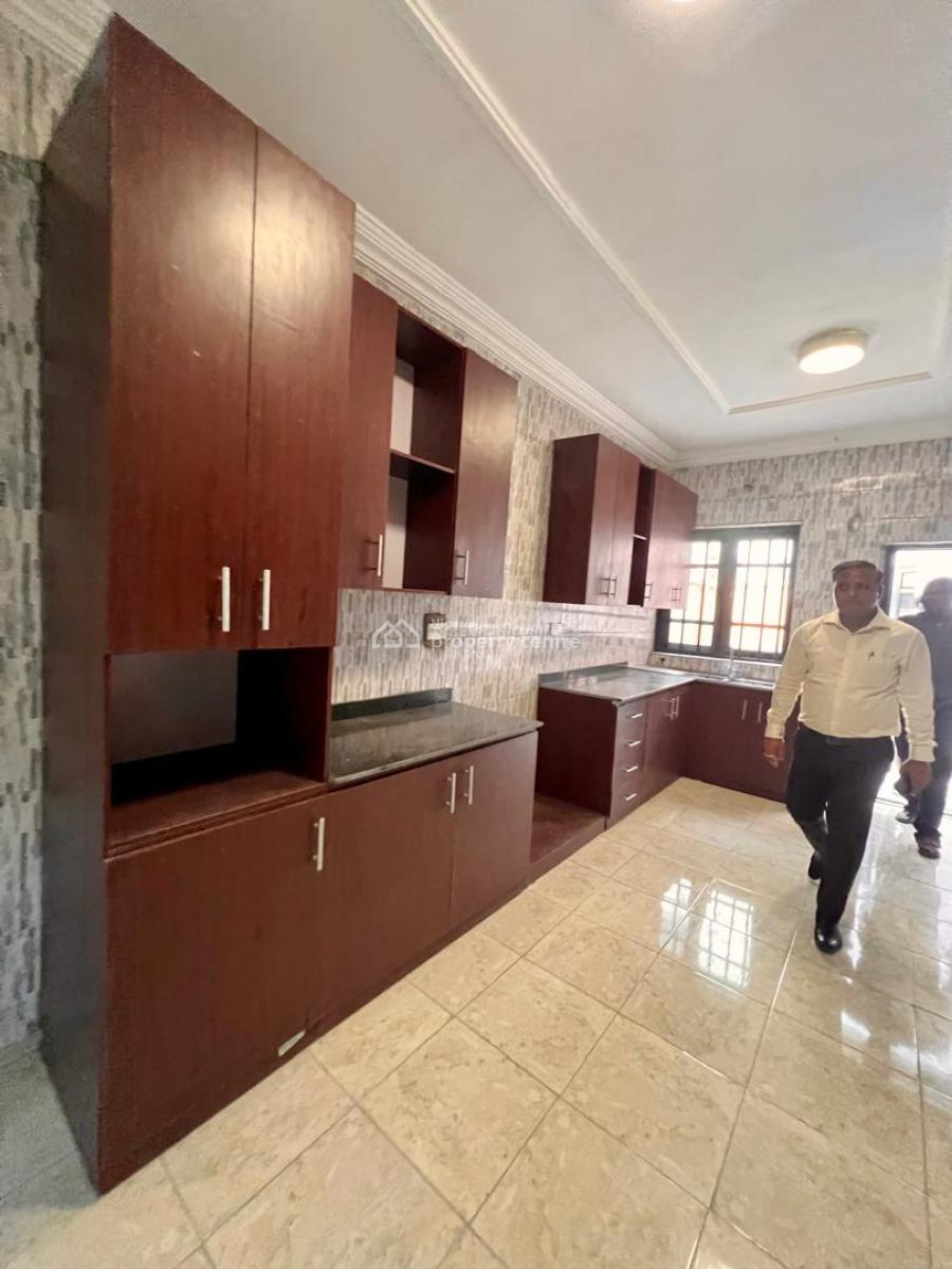 Spacious & Clean 4 Bedroom Duplex with 2 Bedroom Staff Quarters, Off Admiralty Way, Lekki Phase 1, Lekki, Lagos, Detached Duplex for Rent