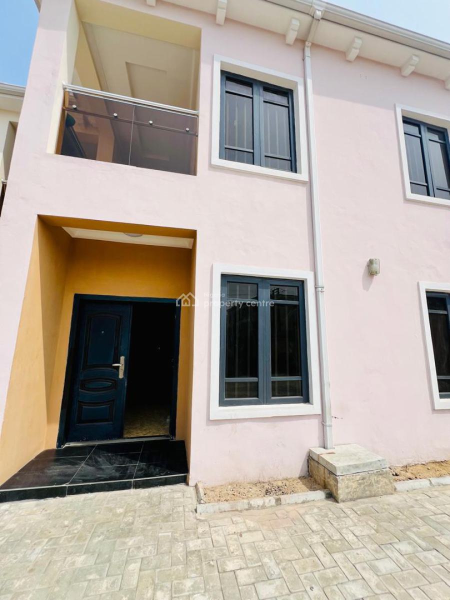 Spacious & Clean 4 Bedroom Duplex with 2 Bedroom Staff Quarters, Off Admiralty Way, Lekki Phase 1, Lekki, Lagos, Detached Duplex for Rent