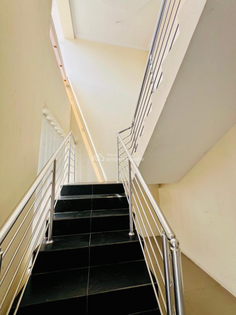Spacious & Clean 4 Bedroom Duplex with 2 Bedroom Staff Quarters, Off Admiralty Way, Lekki Phase 1, Lekki, Lagos, Detached Duplex for Rent