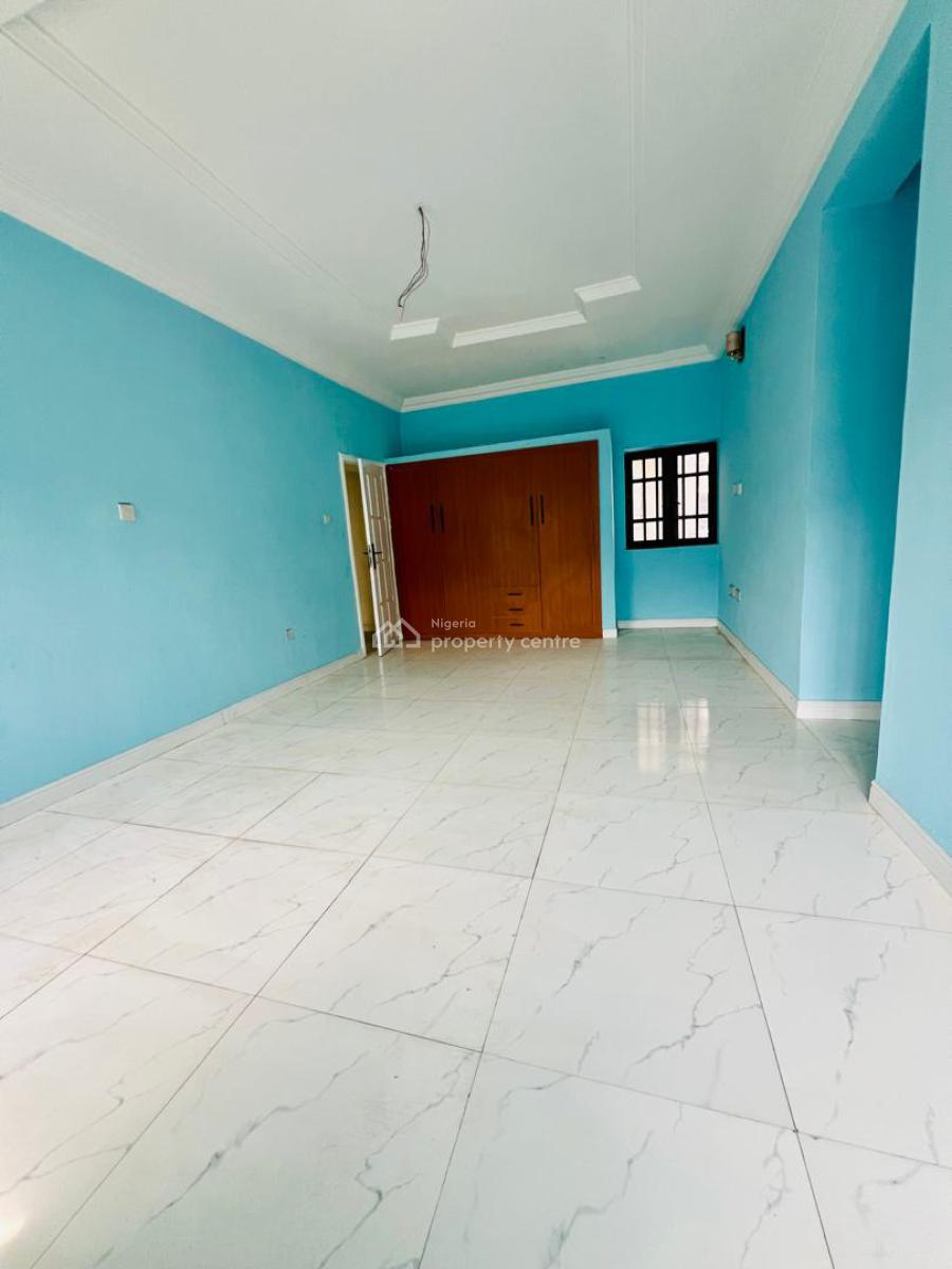 Spacious & Clean 4 Bedroom Duplex with 2 Bedroom Staff Quarters, Off Admiralty Way, Lekki Phase 1, Lekki, Lagos, Detached Duplex for Rent