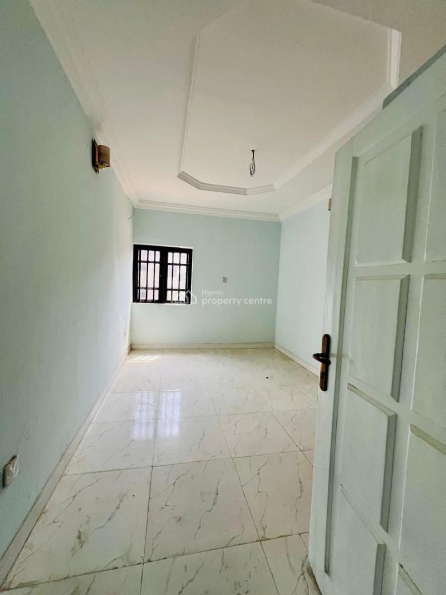 Spacious & Clean 4 Bedroom Duplex with 2 Bedroom Staff Quarters, Off Admiralty Way, Lekki Phase 1, Lekki, Lagos, Detached Duplex for Rent