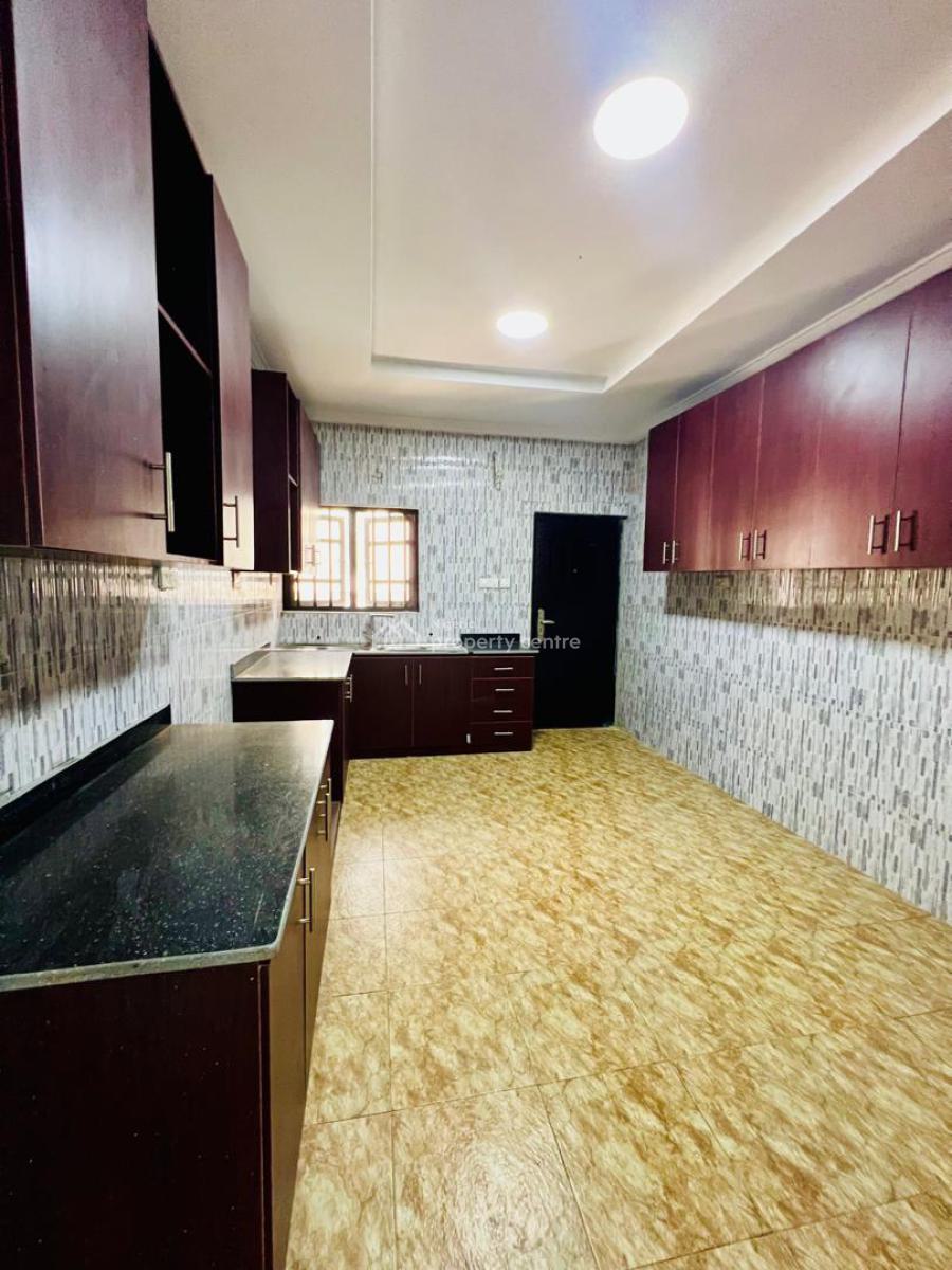 Spacious & Clean 4 Bedroom Duplex with 2 Bedroom Staff Quarters, Off Admiralty Way, Lekki Phase 1, Lekki, Lagos, Detached Duplex for Rent