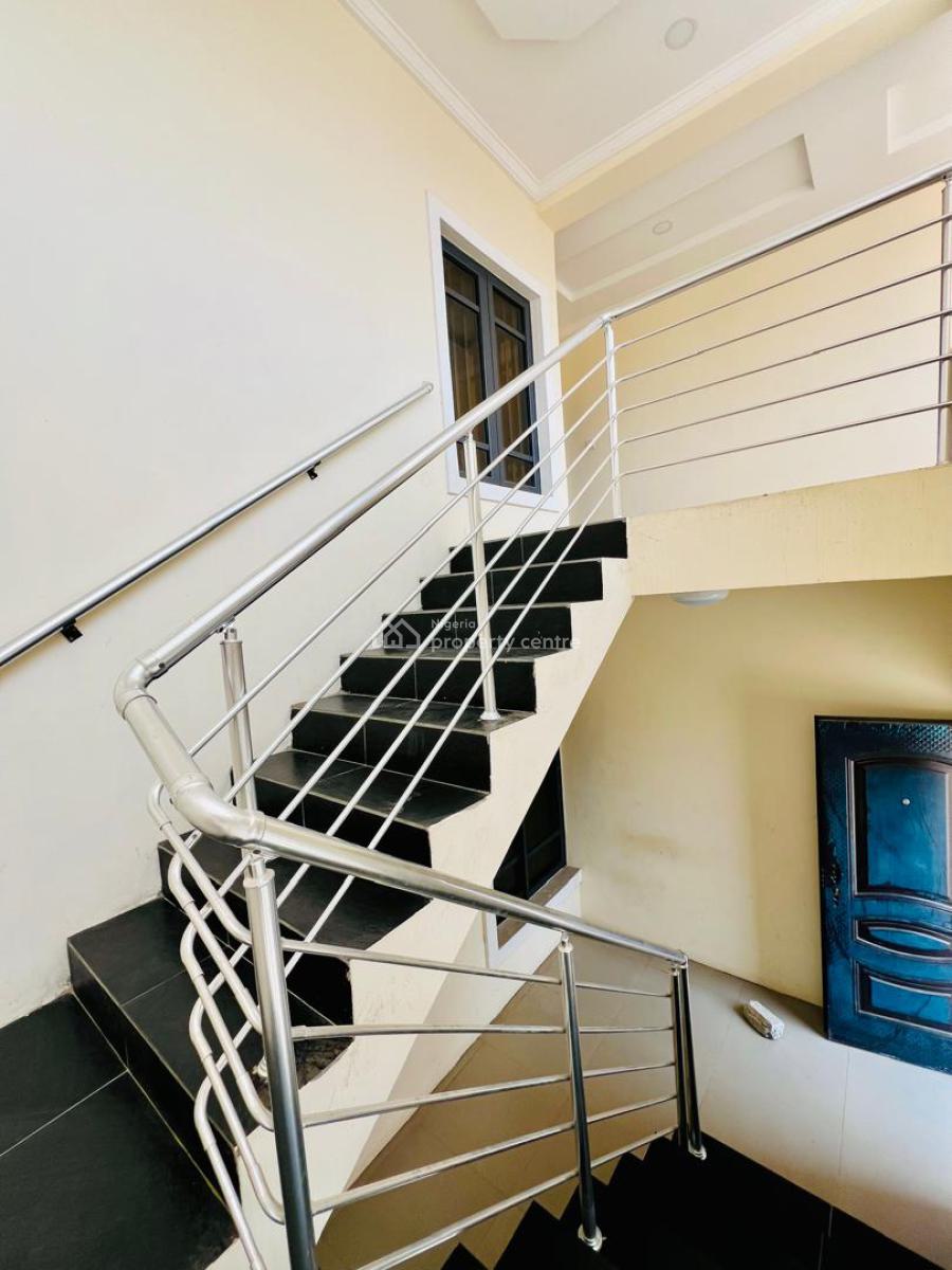 Spacious & Clean 4 Bedroom Duplex with 2 Bedroom Staff Quarters, Off Admiralty Way, Lekki Phase 1, Lekki, Lagos, Detached Duplex for Rent