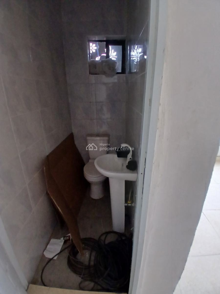 Specious Ground Floor Plaza Shop Available for Lease, Off 3rd Avenue, Gwarinpa, Abuja, Shop for Rent