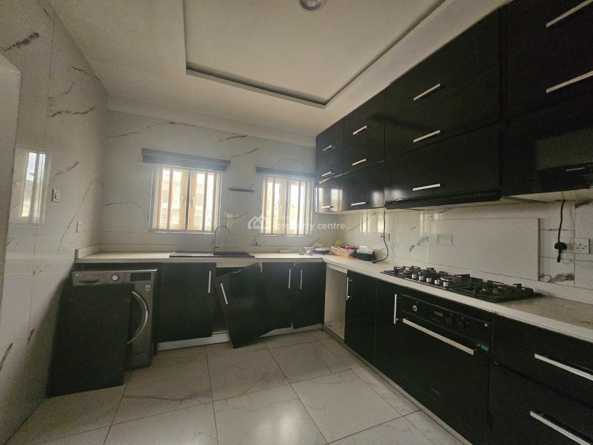 Serviced 3 Bedrooms Apartment with Bq, Lekki Phase 1, Lekki, Lagos, Flat / Apartment for Sale