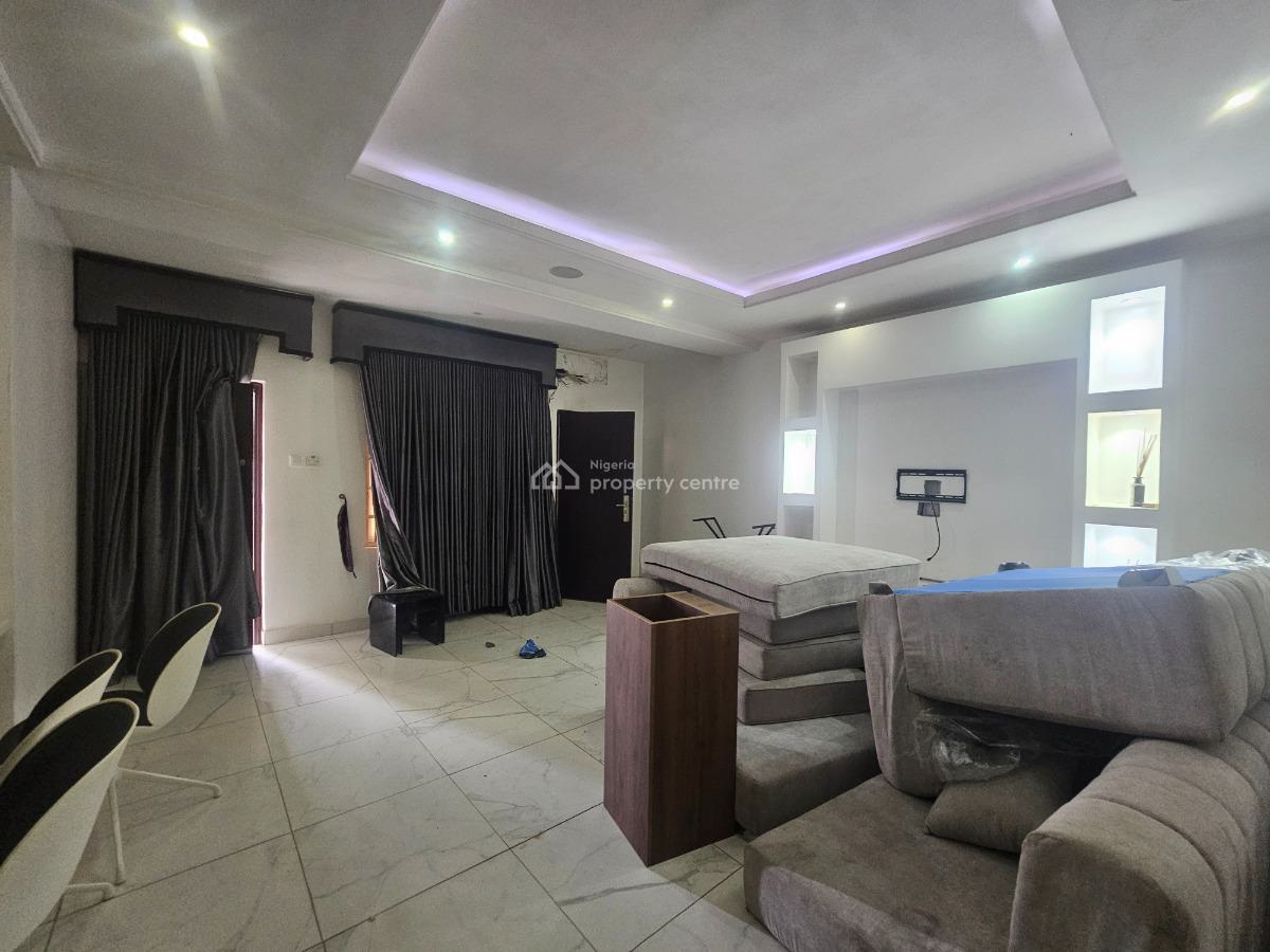 Serviced 3 Bedrooms Apartment with Bq, Lekki Phase 1, Lekki, Lagos, Flat / Apartment for Sale