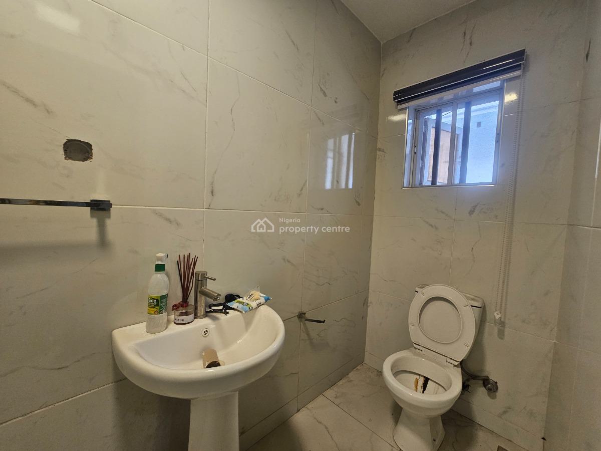 Serviced 3 Bedrooms Apartment with Bq, Lekki Phase 1, Lekki, Lagos, Flat / Apartment for Sale