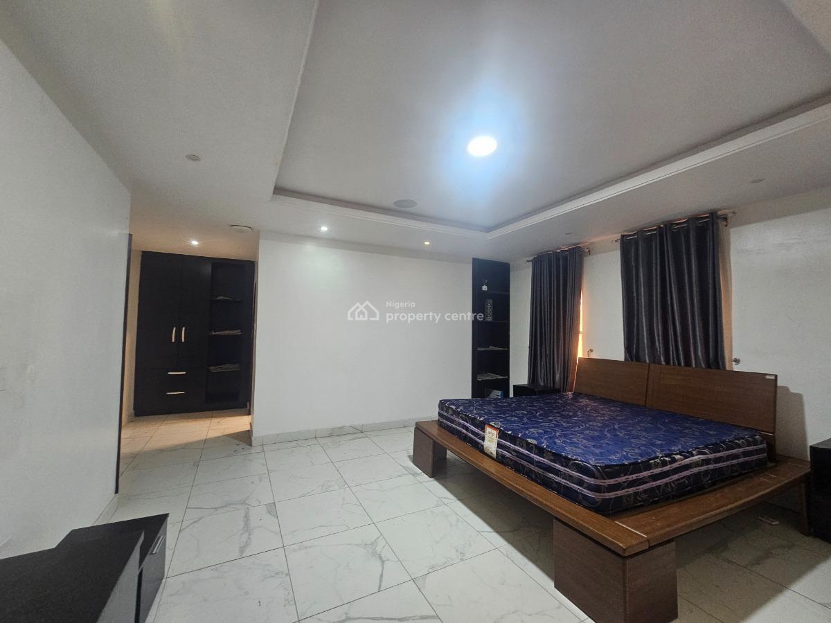 Serviced 3 Bedrooms Apartment with Bq, Lekki Phase 1, Lekki, Lagos, Flat / Apartment for Sale