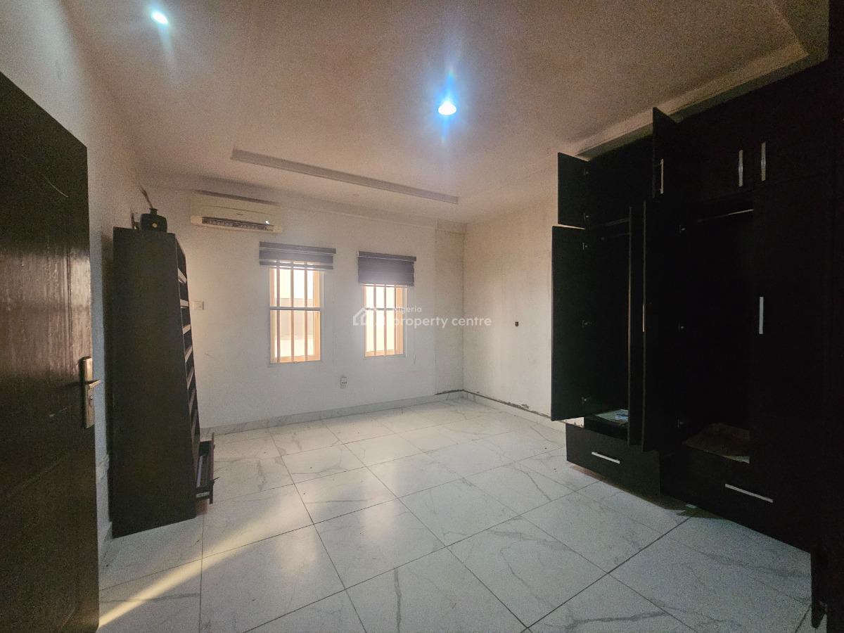 Serviced 3 Bedrooms Apartment with Bq, Lekki Phase 1, Lekki, Lagos, Flat / Apartment for Sale