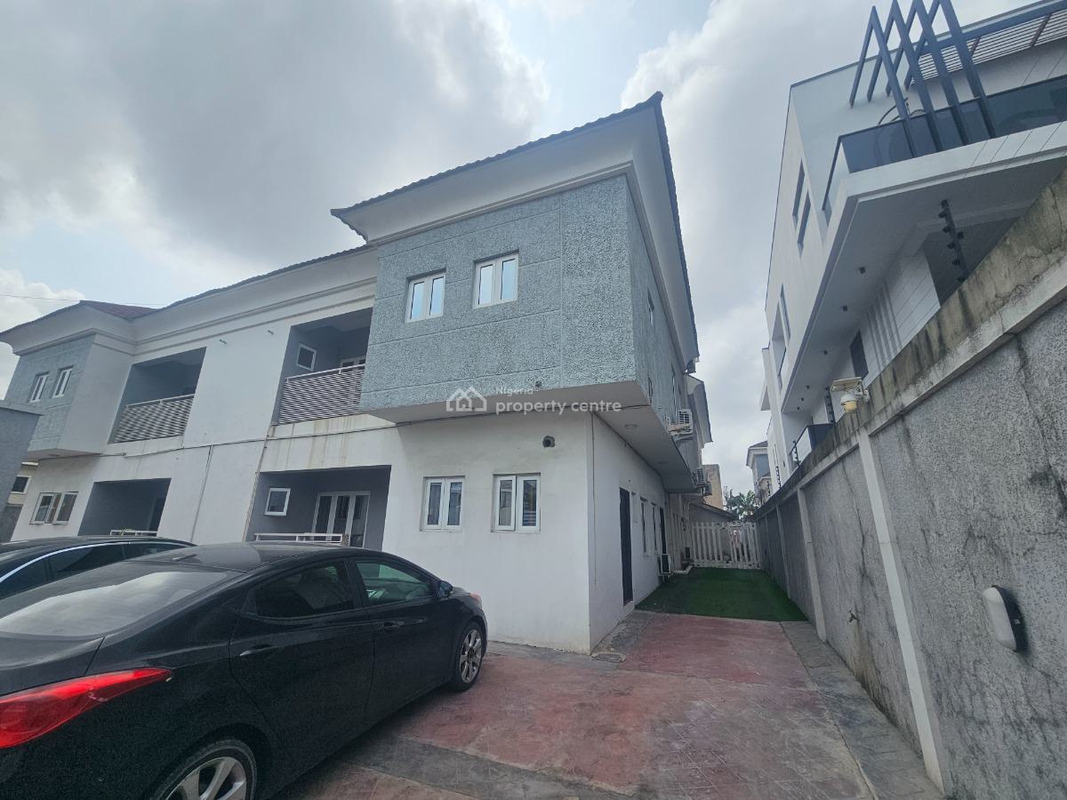 Serviced 3 Bedrooms Apartment with Bq, Lekki Phase 1, Lekki, Lagos, Flat / Apartment for Sale