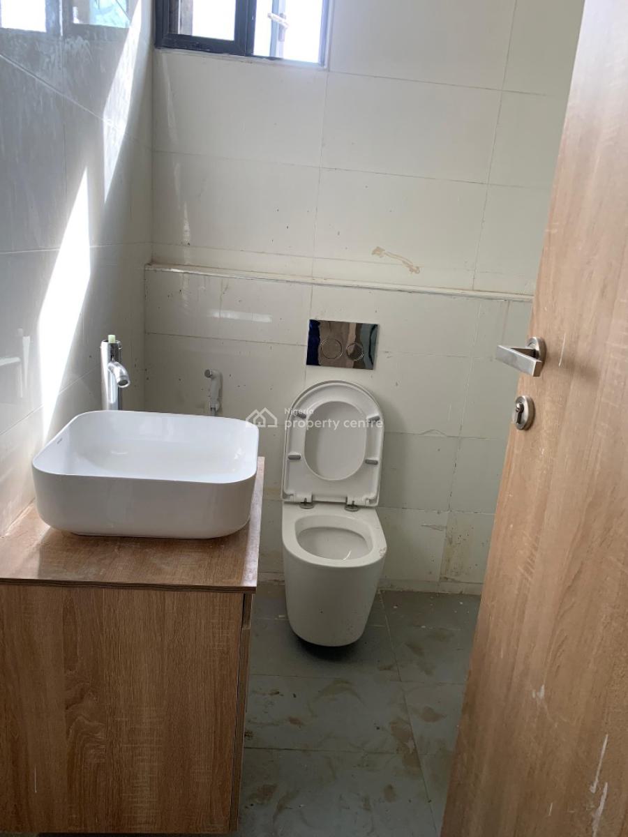 3bedroom Flat on Second Floor, Ologolo, Lekki, Lagos, Flat / Apartment for Rent