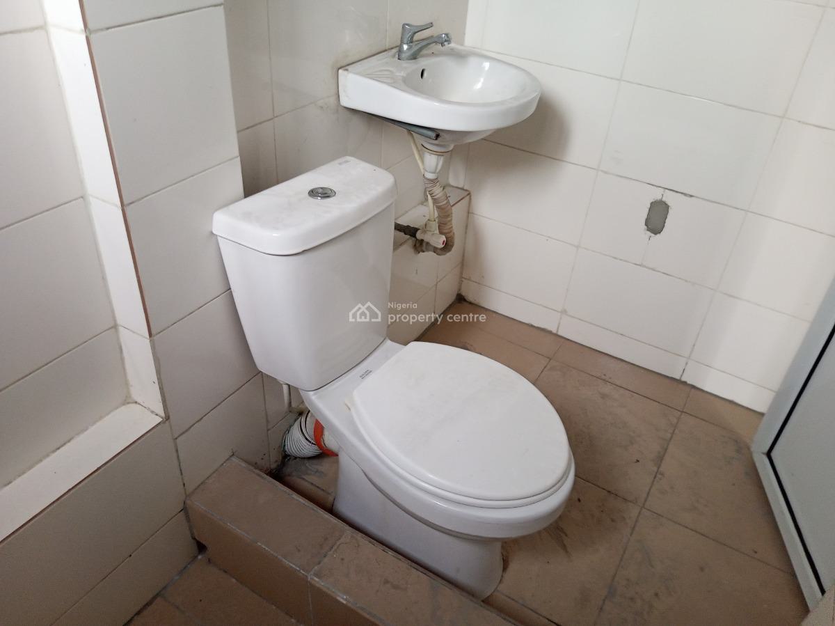 a Nice 3 Bedroom Flat, Sangotedo, Sangotedo, Ajah, Lagos, Flat / Apartment for Rent