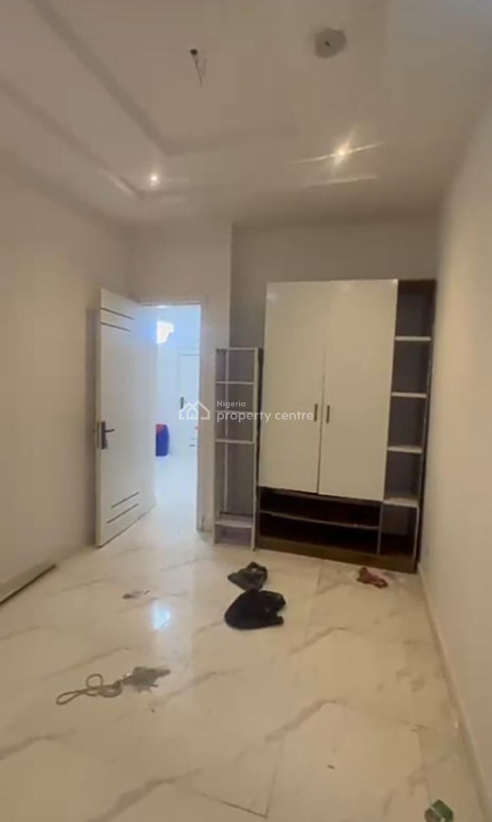 Standard Upstairs Bedroom in a Shared Apartment, Dpkay Estate Orchid Road, Lekki, Lagos, Self Contain (single Rooms) for Rent