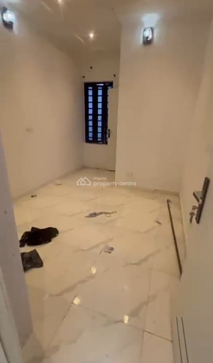 Standard Upstairs Bedroom in a Shared Apartment, Dpkay Estate Orchid Road, Lekki, Lagos, Self Contain (single Rooms) for Rent