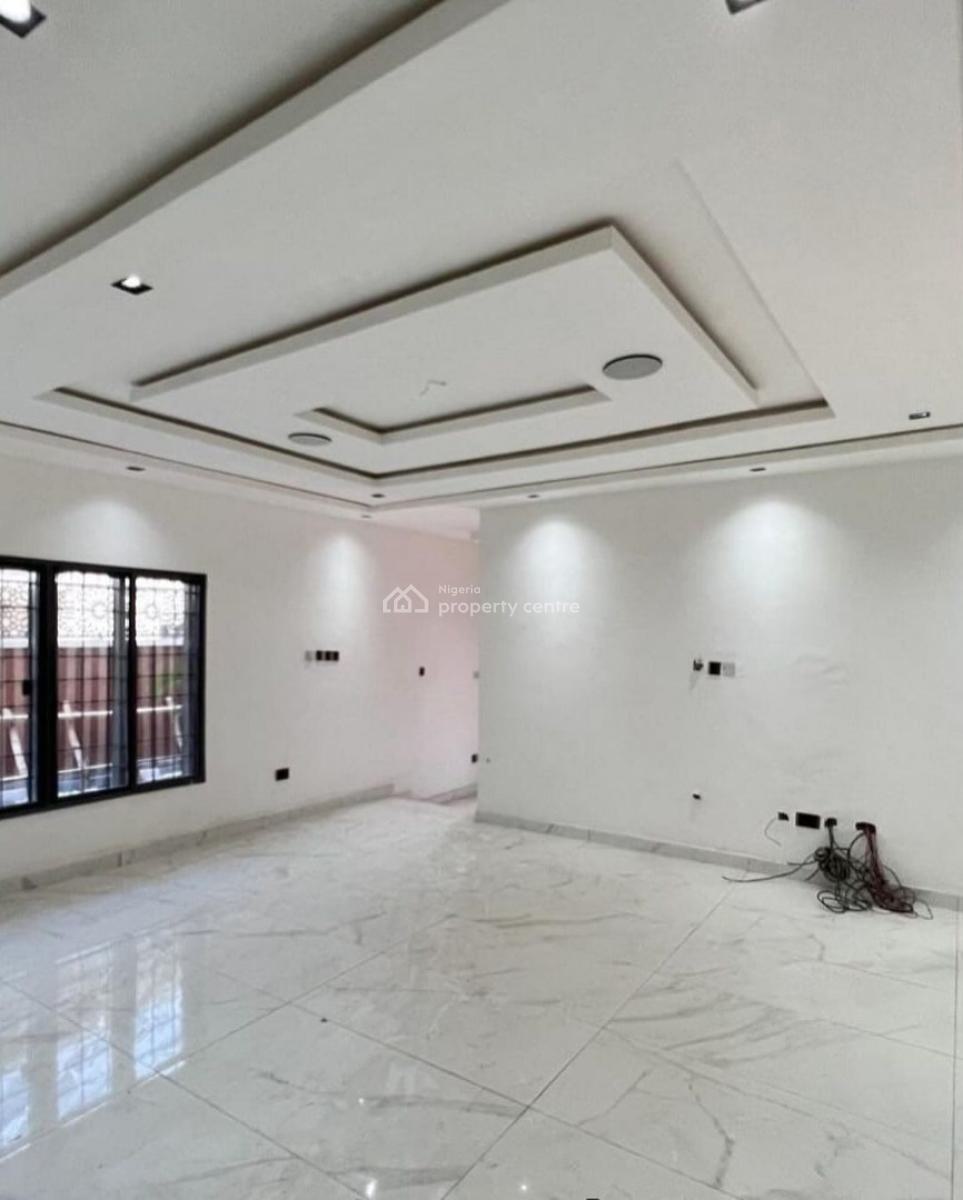 5 Bedrooms Semi Detached House with 2 Rooms Service Quarters, Lekki, Lagos, Semi-detached Duplex for Rent