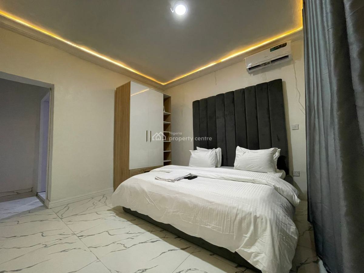 Luxury 3 Bedroom Apartment, Gra Phase 2, Magodo, Lagos, Flat / Apartment Short Let