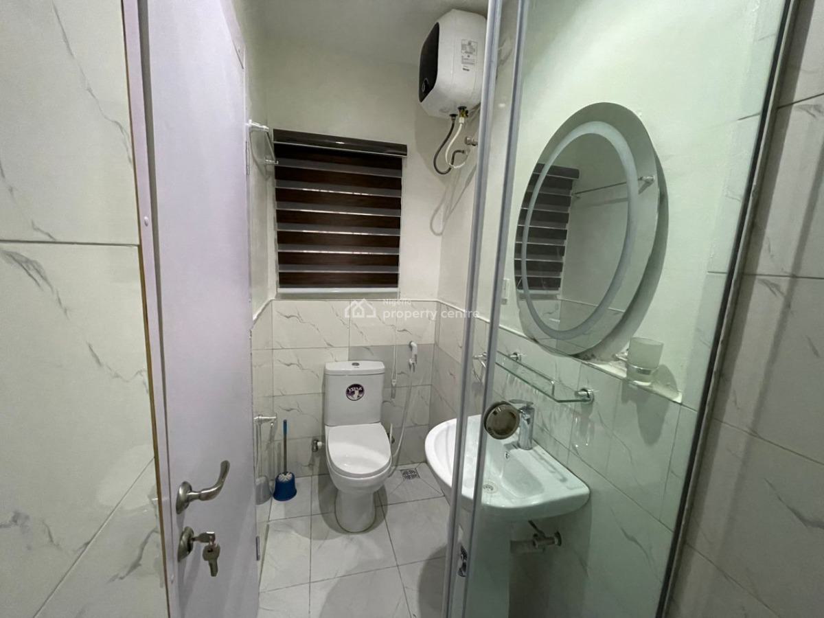 Luxury 3 Bedroom Apartment, Gra Phase 2, Magodo, Lagos, Flat / Apartment Short Let