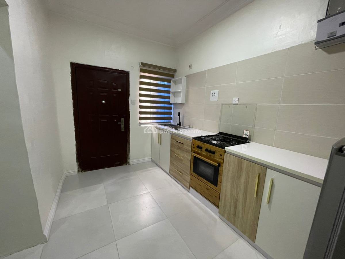 Luxury 3 Bedroom Apartment, Gra Phase 2, Magodo, Lagos, Flat / Apartment Short Let